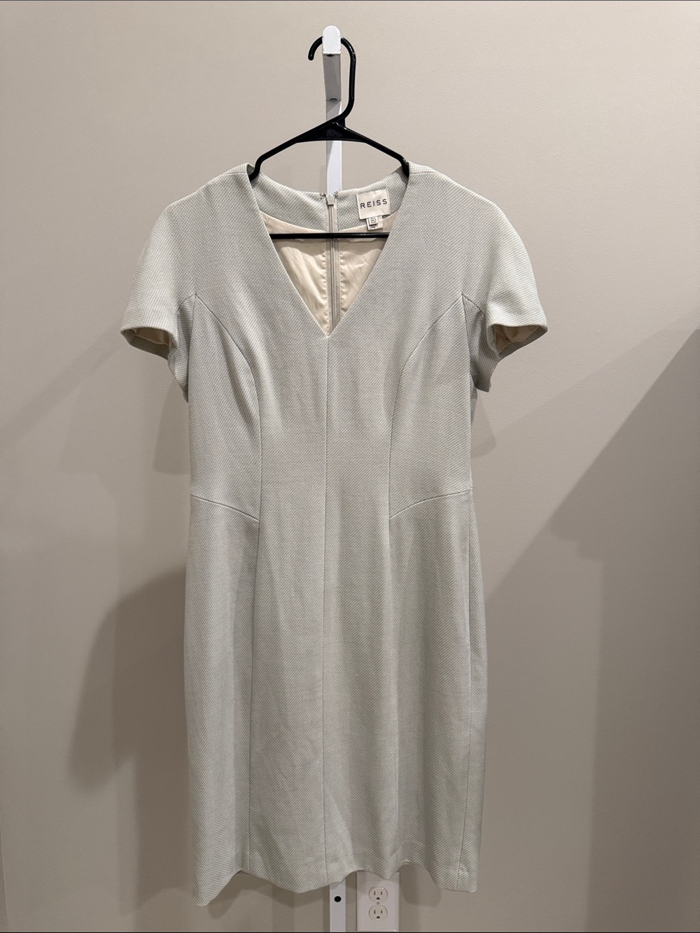 Reiss Light Green V-Neck Short Sleeve Sheath Dress